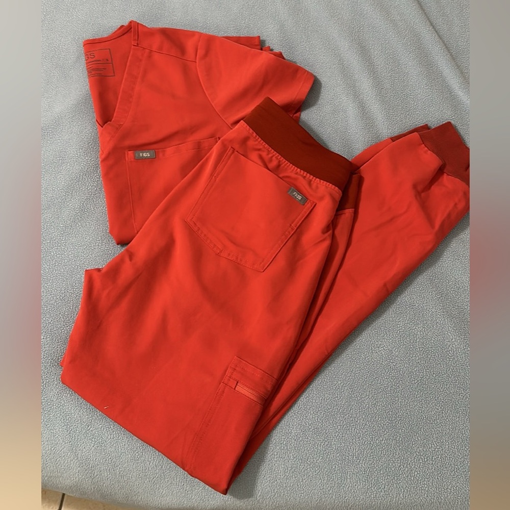 Figs Clay Small Catarina top, Small Tall Zamora jogger